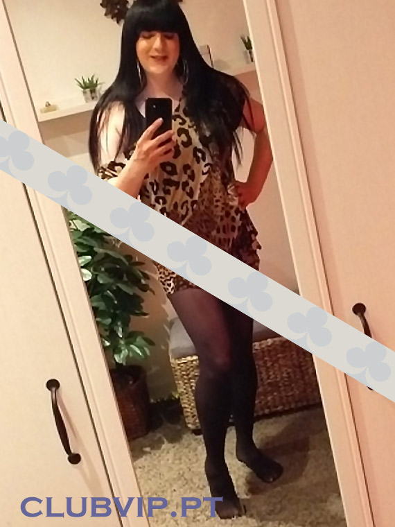 Acompanhante-Elite Das Tgatas Uma Travesti De Luxo Para Festas Brancas E Coloridas Monika Sousa-Lisboa